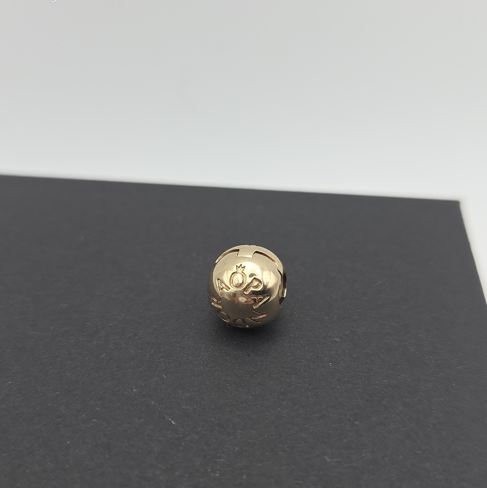 Pandora 14kt Gold Retired Clip "Loving Pandora".